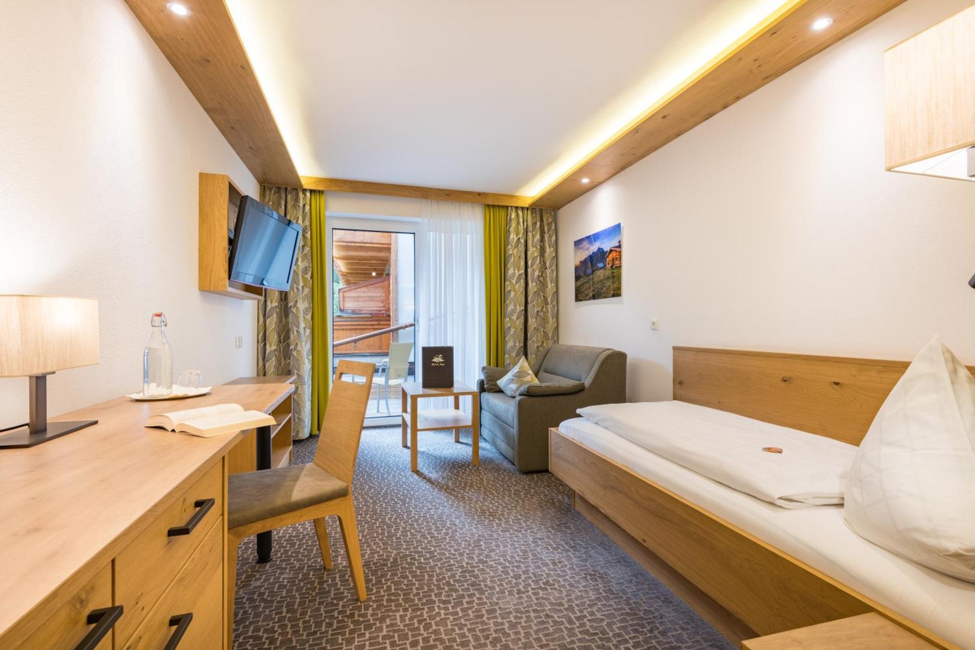 Single Room,1594682854:JPEG